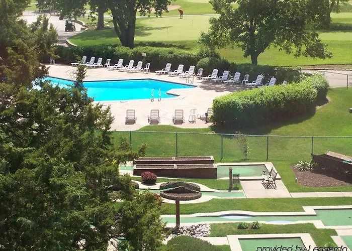 Indian Lakes Resort
