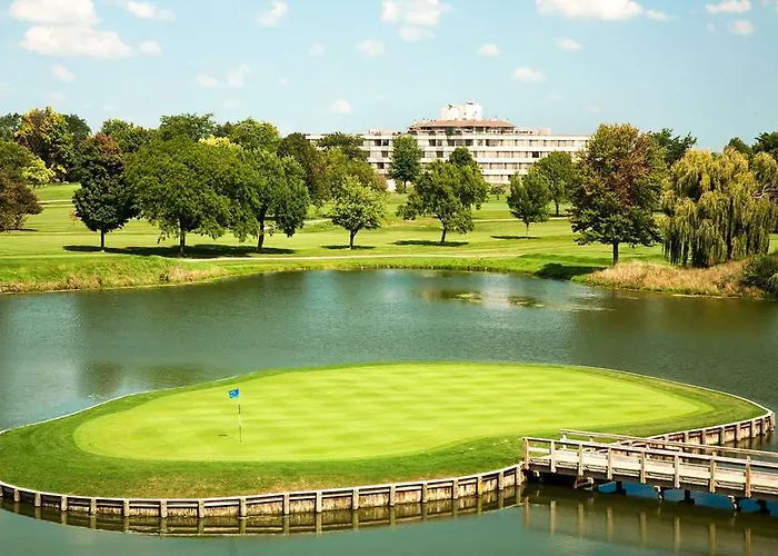 Indian Lakes Resort