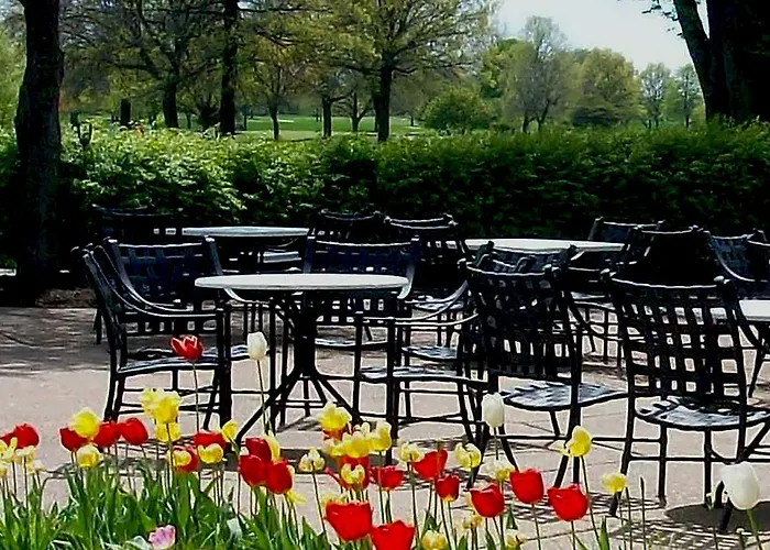 Indian Lakes Resort