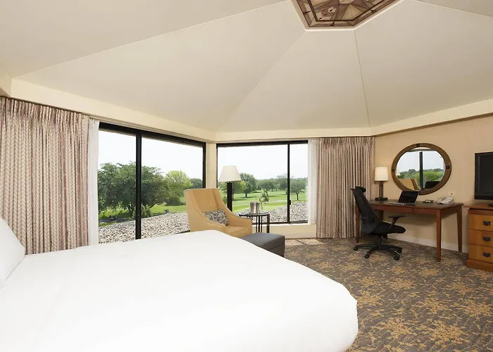 Indian Lakes Resort